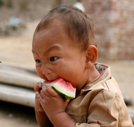 吃瓜男生照片,揭秘吃瓜男生的独特魅力瞬间